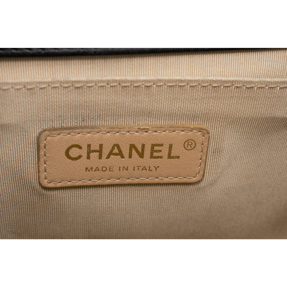 CHANEL Boy Shoulder Bag - Picture 11 of 13